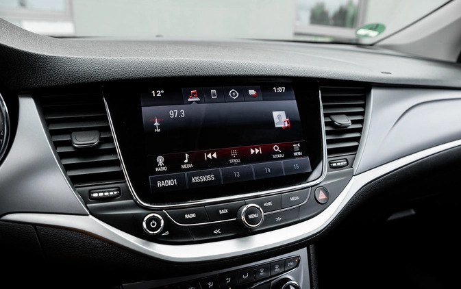 Opel Astra cena 39900 przebieg: 182000, rok produkcji 2017 z Radom małe 704